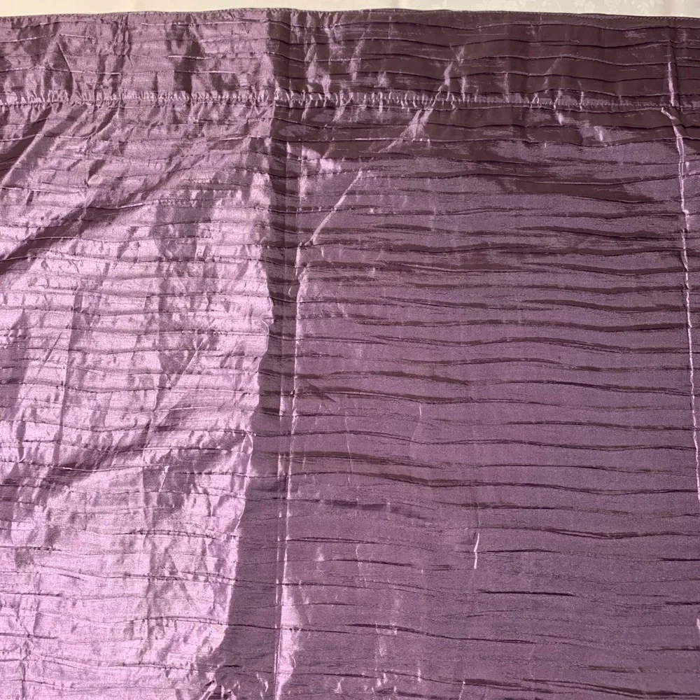 EUC Shower Curtain: Fully Lined, Hidden Rod Pockets, Horizontal Pintucking